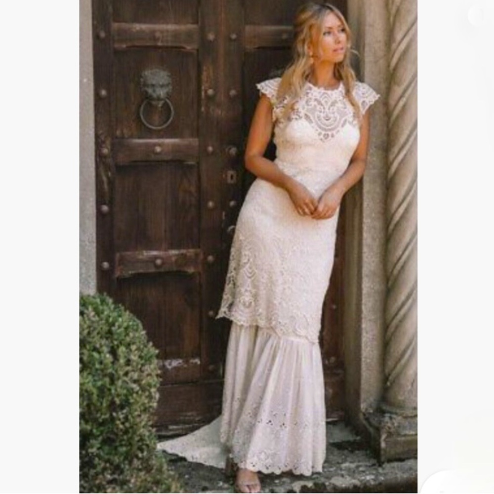SPELL & the Gypsy Brooklyn Eyelet
Lace Bridal Gown Wedding Dress Off
White
